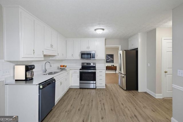 310 Rockingham Drive, Loganville, GA 30052