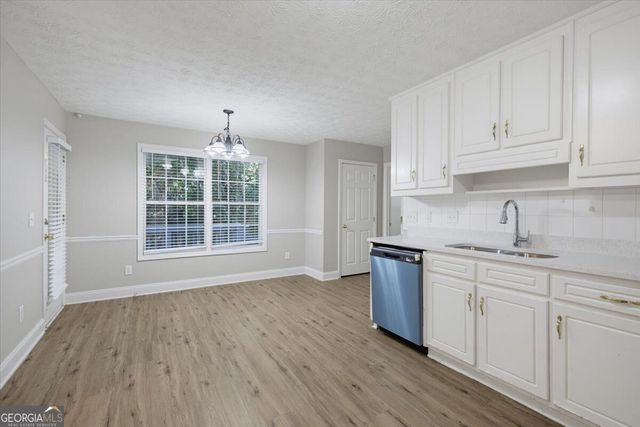 310 Rockingham Drive, Loganville, GA 30052