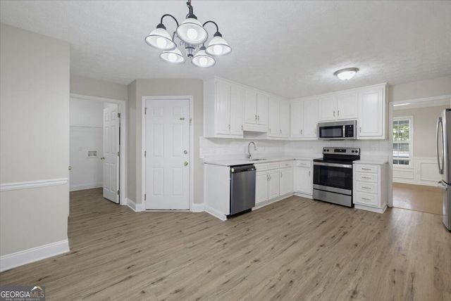 310 Rockingham Drive, Loganville, GA 30052