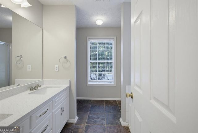 310 Rockingham Drive, Loganville, GA 30052