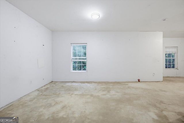 310 Rockingham Drive, Loganville, GA 30052