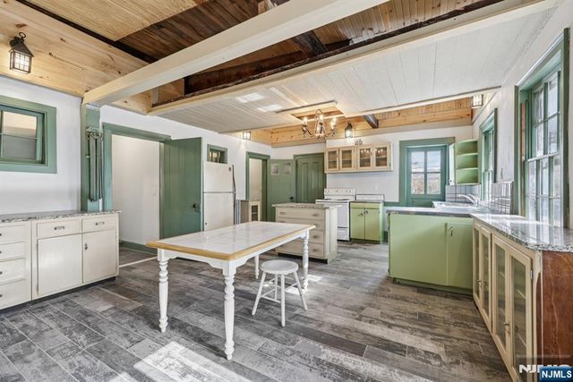 142 Island Road, Mahwah, NJ 07430