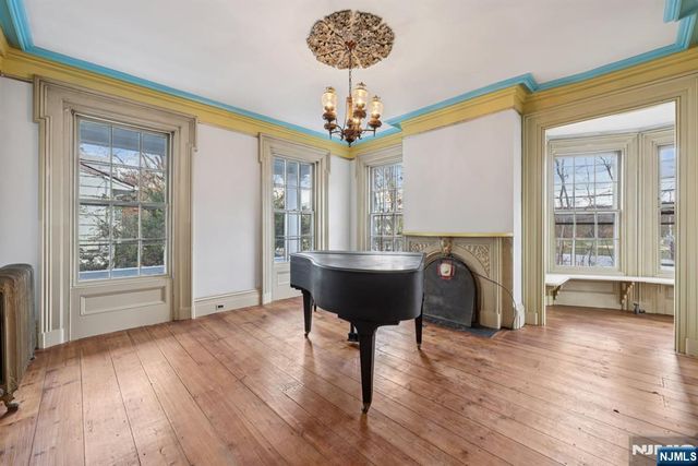 142 Island Road, Mahwah, NJ 07430