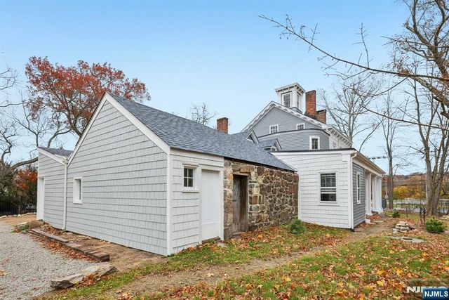 142 Island Road, Mahwah, NJ 07430