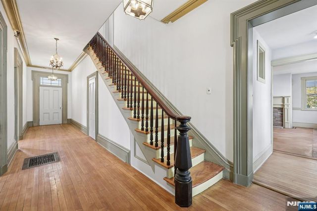 142 Island Road, Mahwah, NJ 07430