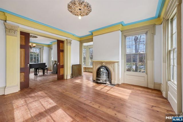 142 Island Road, Mahwah, NJ 07430