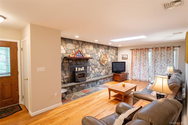 157 Johnsontown Road, Sloatsburg, NY 10974