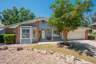 204 S Palo Verde, Kerrville, TX 78028