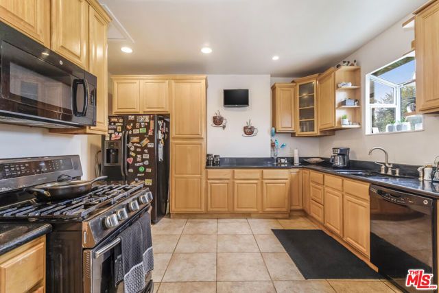 2249 W 29th Street, Los Angeles, CA 90018