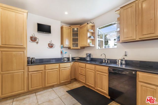 2249 W 29th Street, Los Angeles, CA 90018