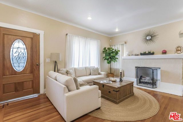 2249 W 29th Street, Los Angeles, CA 90018