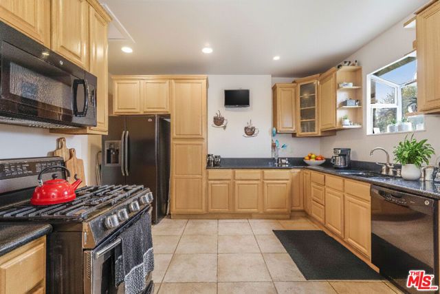 2249 W 29th Street, Los Angeles, CA 90018
