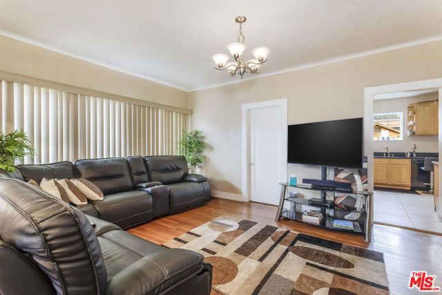 2249 W 29th Street, Los Angeles, CA 90018