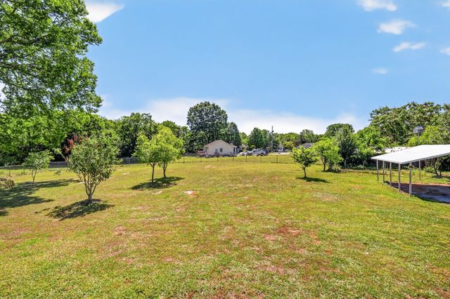 504 Bloomfield Ct, La Vergne, TN 37086