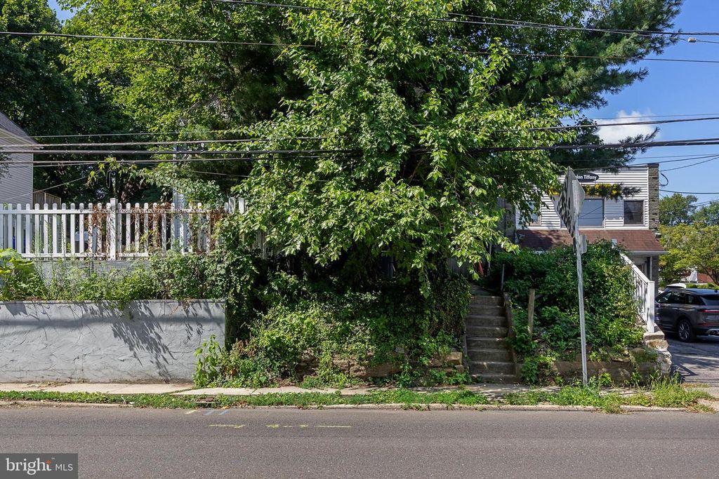 558 E CHURCH RD, Elkins Park, PA 19027