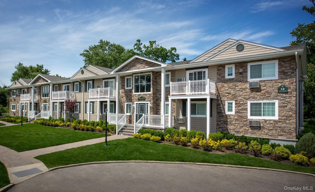 250 River Avenue 111, Patchogue, NY 11772