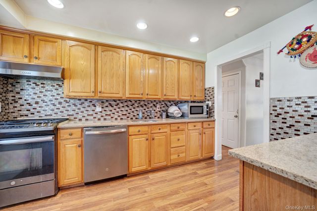 54 Cypress Avenue, Bethpage, NY 11714