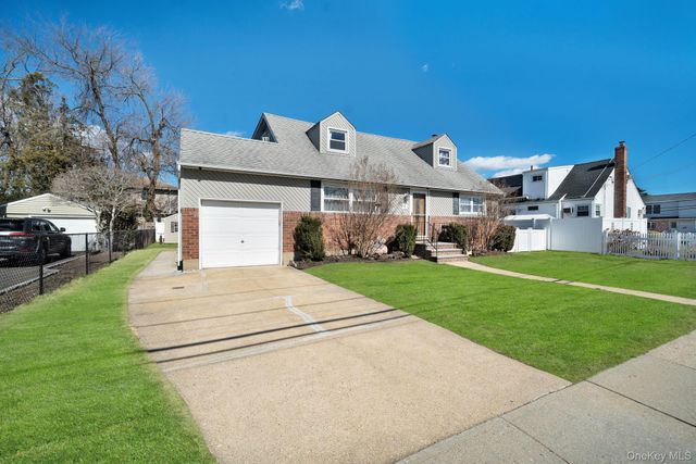 54 Cypress Avenue, Bethpage, NY 11714