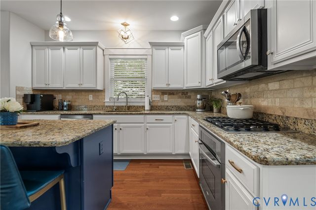 3718 Wivenhall Dr, Midlothian, VA 23112