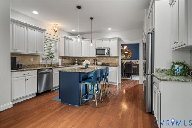 3718 Wivenhall Dr, Midlothian, VA 23112