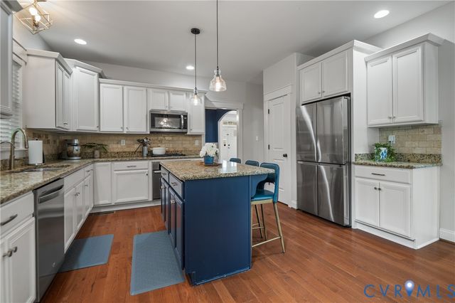 3718 Wivenhall Dr, Midlothian, VA 23112