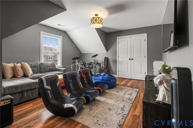 3718 Wivenhall Dr, Midlothian, VA 23112