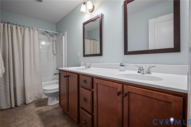 3718 Wivenhall Dr, Midlothian, VA 23112