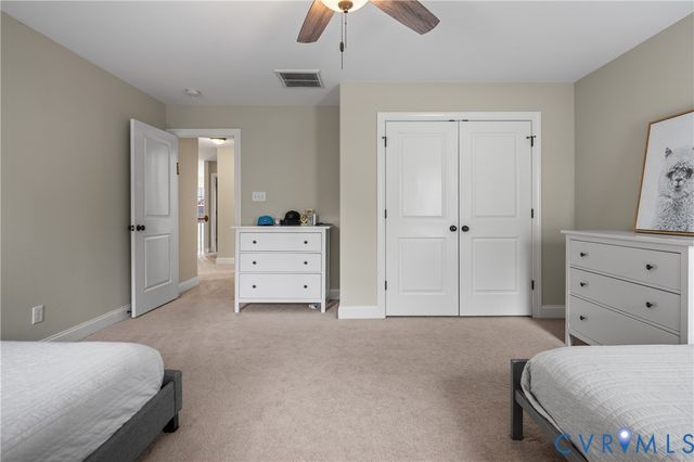 3718 Wivenhall Dr, Midlothian, VA 23112