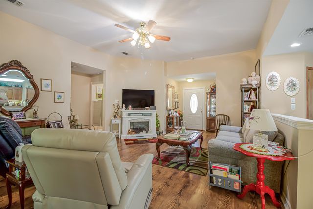 1328 Cherokee Trace, Gilmer, TX 75644