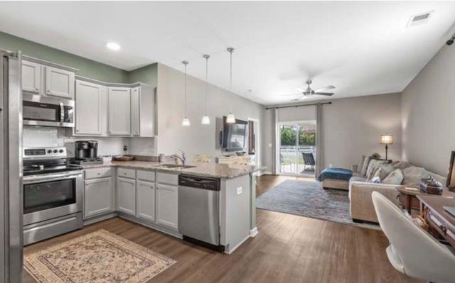 542 Hay Hill Ln., Myrtle Beach, SC 29579