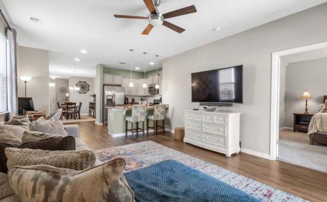 542 Hay Hill Ln., Myrtle Beach, SC 29579