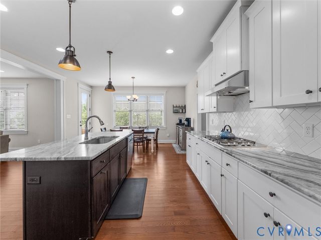 15619 Willowmore Dr, Midlothian, VA 23112