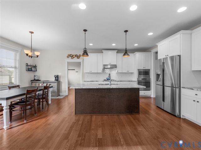 15619 Willowmore Dr, Midlothian, VA 23112