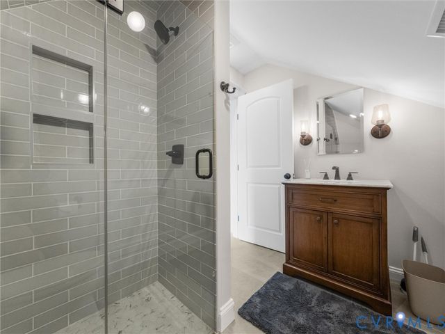 15619 Willowmore Dr, Midlothian, VA 23112