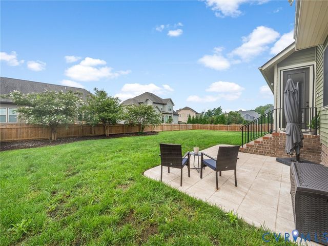 15619 Willowmore Dr, Midlothian, VA 23112