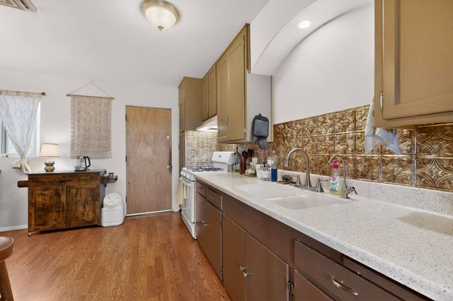 2120 Alvarado Drive NE, Albuquerque, NM 87110