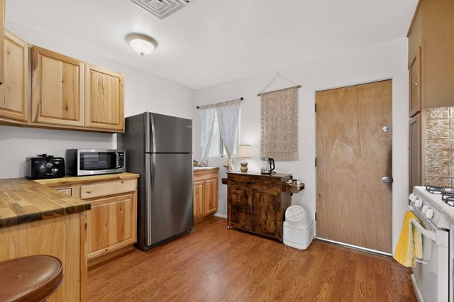 2120 Alvarado Drive NE, Albuquerque, NM 87110