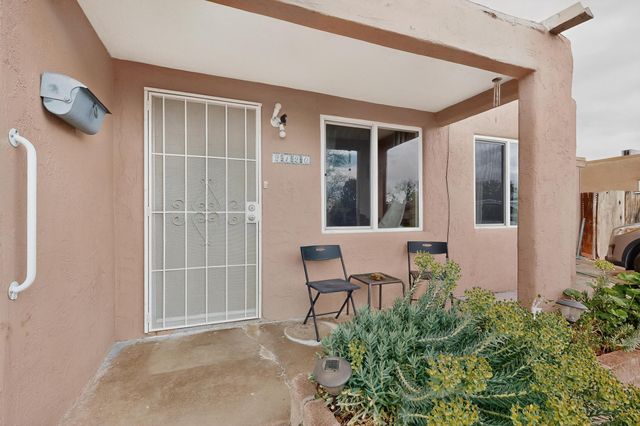 2120 Alvarado Drive NE, Albuquerque, NM 87110