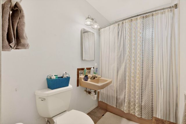 2120 Alvarado Drive NE, Albuquerque, NM 87110
