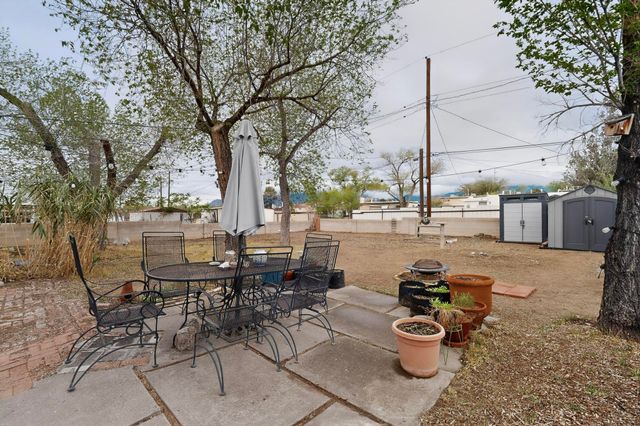 2120 Alvarado Drive NE, Albuquerque, NM 87110
