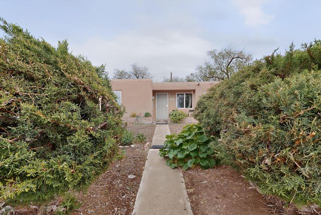 2120 Alvarado Drive NE, Albuquerque, NM 87110