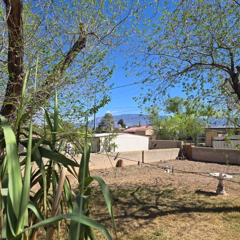 2120 Alvarado Drive NE, Albuquerque, NM 87110