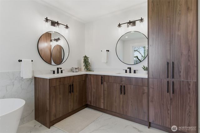 10930 NE 120th Street, Kirkland, WA 98034