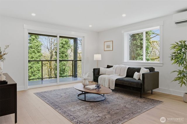 10930 NE 120th Street, Kirkland, WA 98034