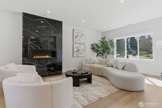 10930 NE 120th Street, Kirkland, WA 98034