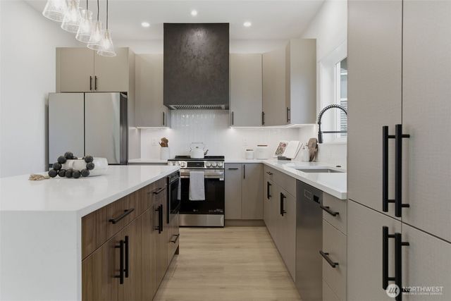 10930 NE 120th Street, Kirkland, WA 98034