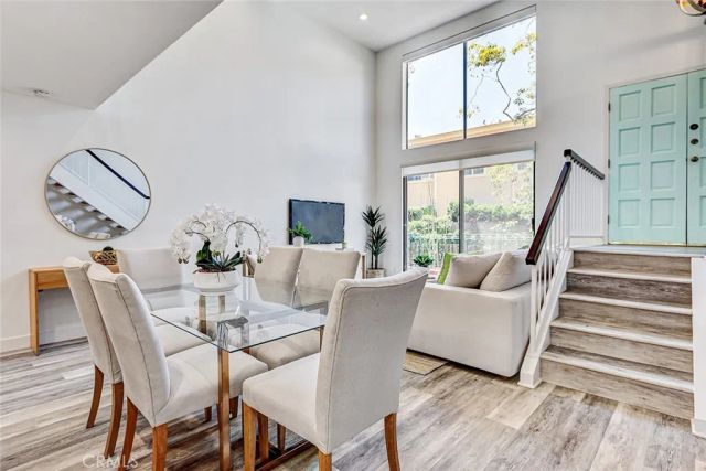 984 Granville, Los Angeles, CA 90049