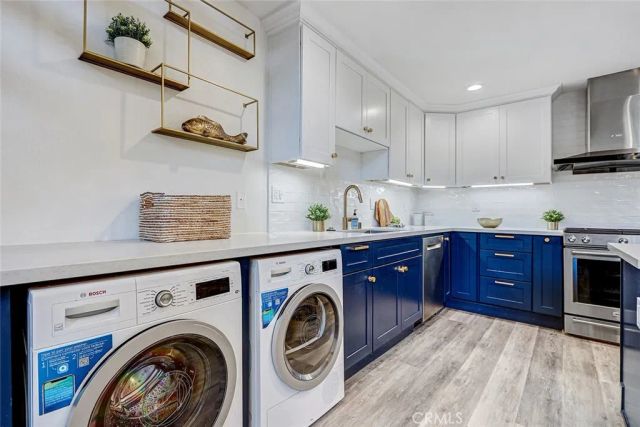 984 Granville, Los Angeles, CA 90049
