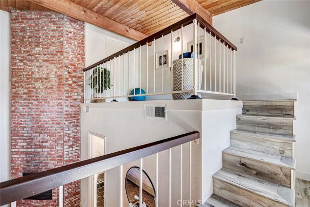 984 Granville, Los Angeles, CA 90049