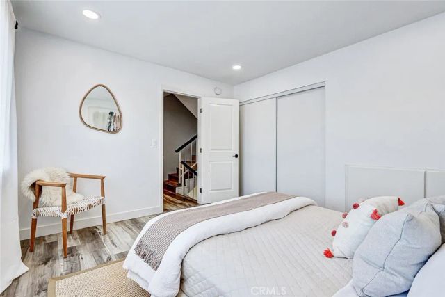 984 Granville, Los Angeles, CA 90049